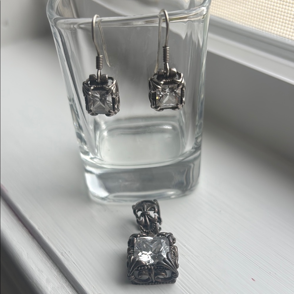 Elegant Silver Jewelry Set with Clear Stones